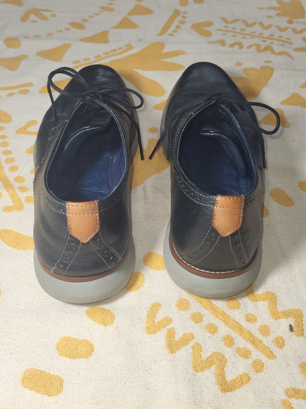 Johnston & Murphy Black Leather Derby Shoes with Brown Welt